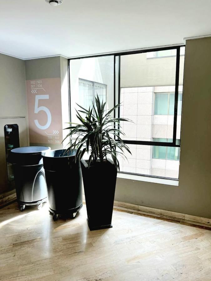 Acogedor Apartasuite Cerca Al Parque De La 93 Bogota Exterior photo